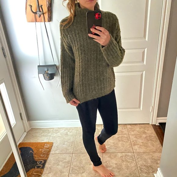 Cozy Chunky Knit Sweater - Picture 1 of 5